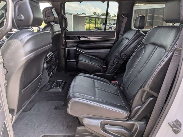 2023 Jeep Wagoneer L Series III - Photo 15