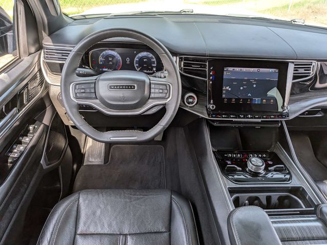 2023 Jeep Wagoneer L Series III - Photo 17
