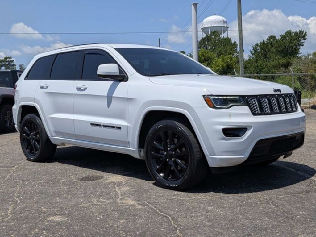 Used 2021 Jeep Grand Cherokee Laredo SUV
