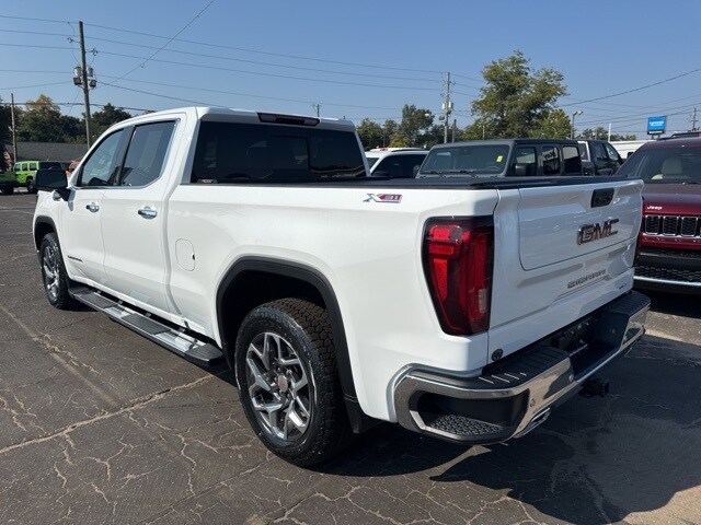 2024 Gmc Sierra 1500 SLT photo 3