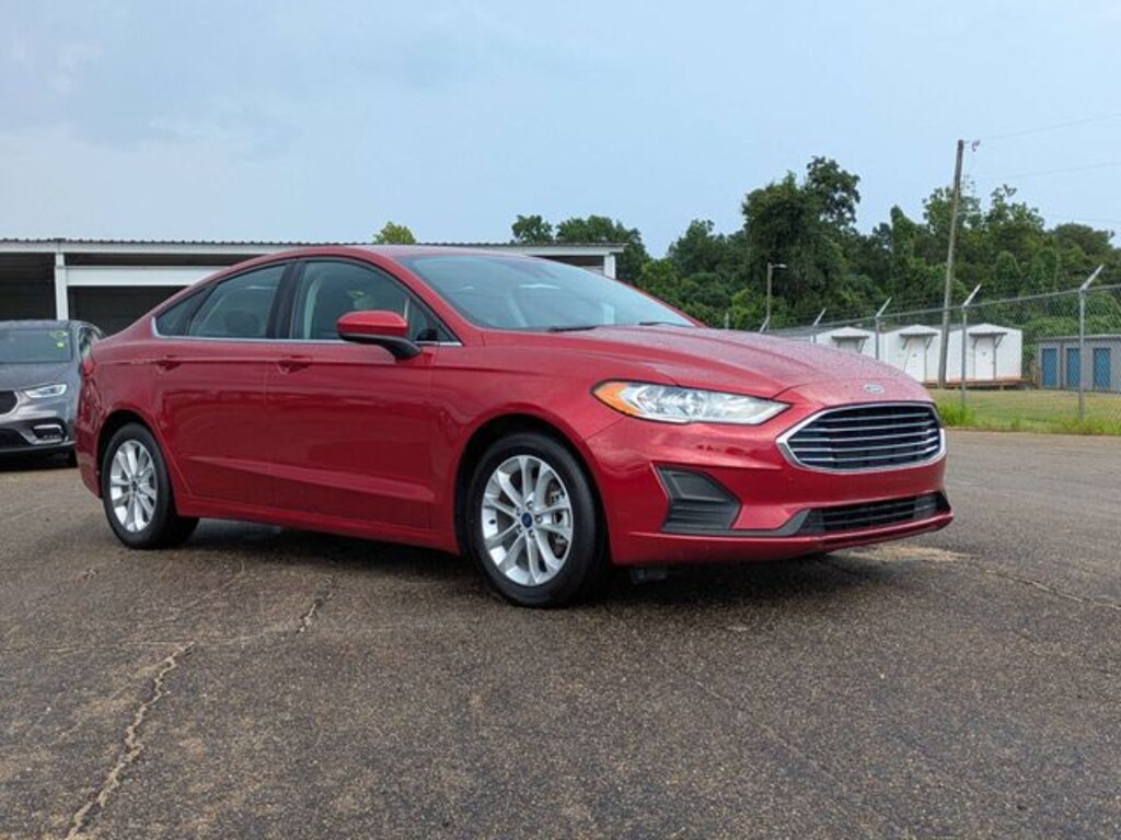 Used 2020 Ford Fusion SE Sedan