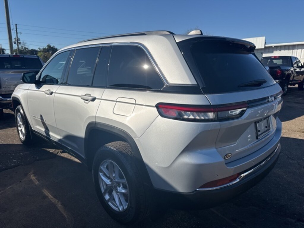 New 2025 Jeep Grand Cherokee Laredo X Sport Utility