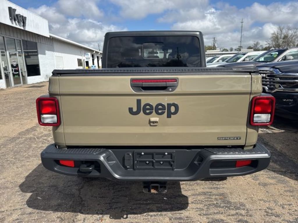 Used 2020 Jeep Gladiator Sport Truck Crew Cab
