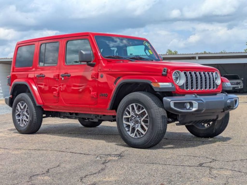 Used 2025 Jeep Wrangler Sahara SUV
