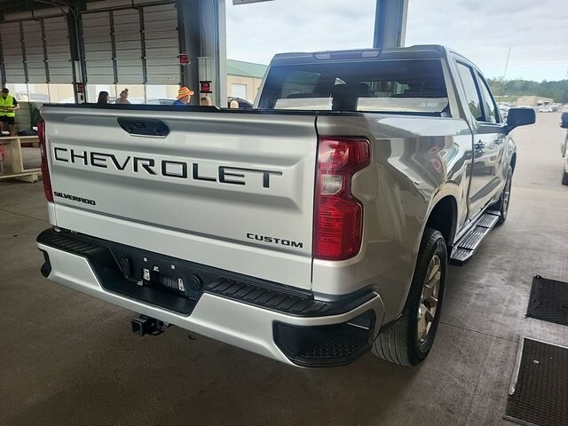 2022 Chevrolet Silverado 1500 Custom photo 3