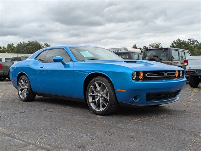 2023 Dodge Challenger SXT photo 2