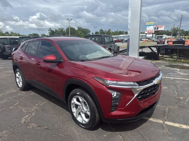 2024 Chevrolet Trax LS's photo