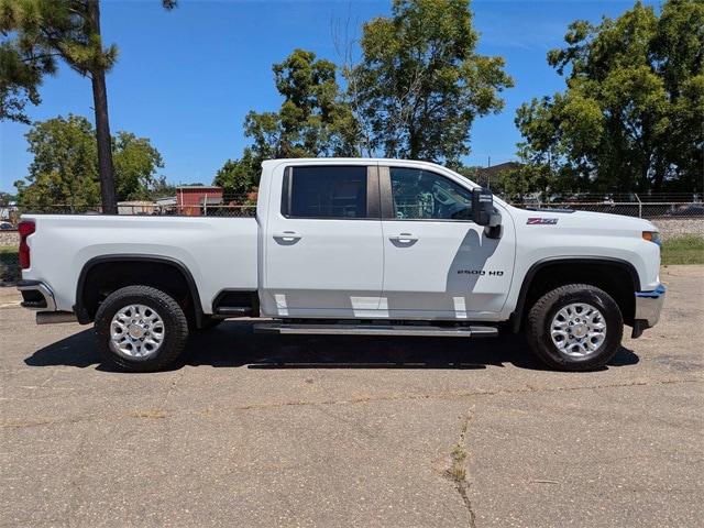 2023 Chevrolet Silverado 2500HD LT photo 3