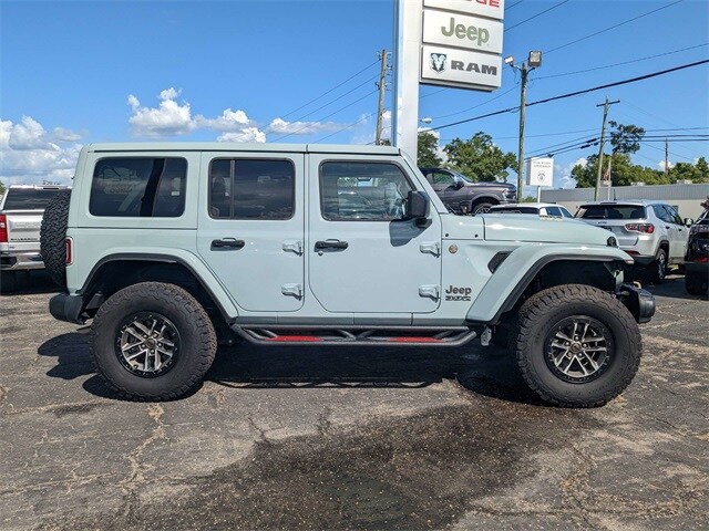 2024 Jeep Wrangler Rubicon 392 photo 3