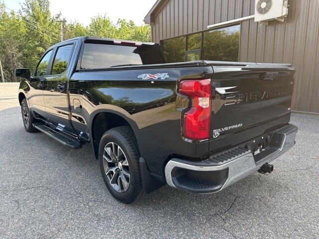 2023 Chevrolet Silverado 1500 LT photo 3
