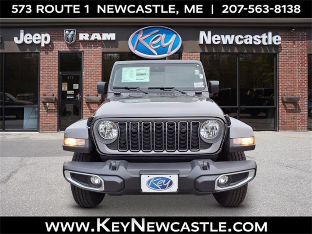 New 2025 Jeep Gladiator Sport Pickup