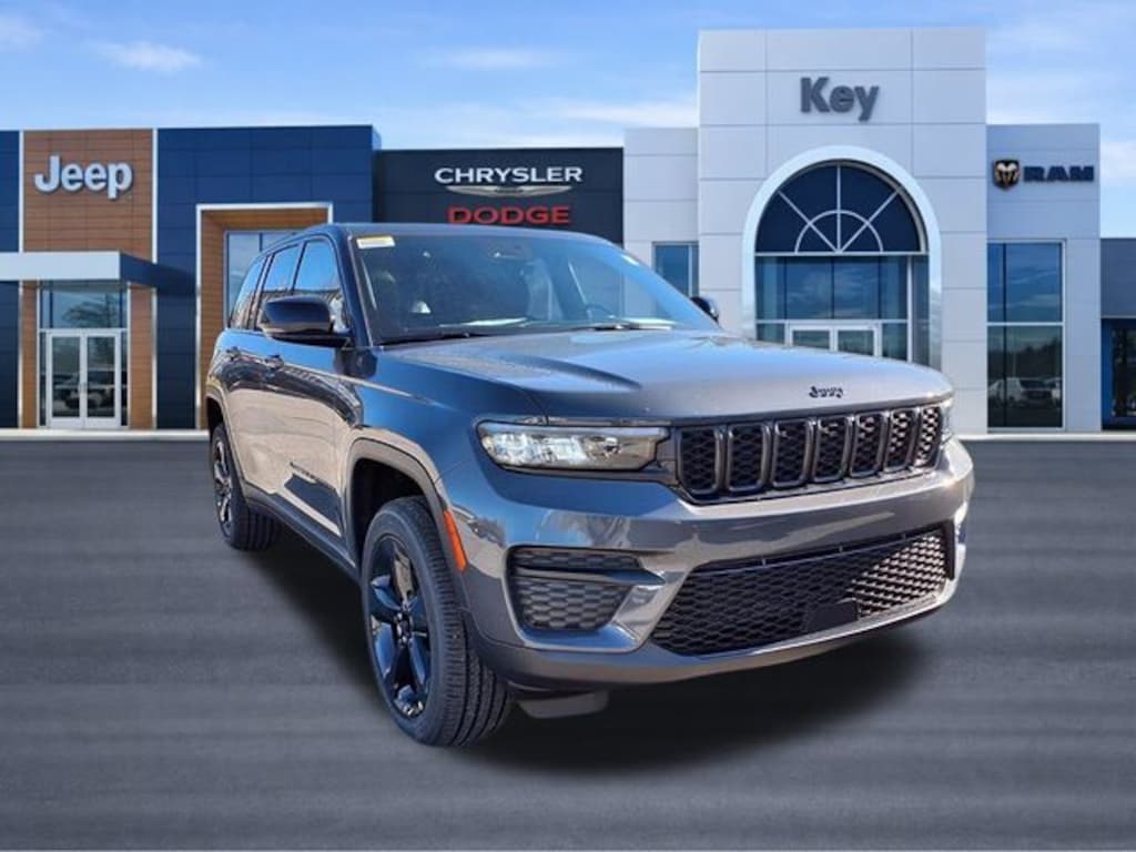 New 2025 Jeep Grand Cherokee Laredo Sport Utility