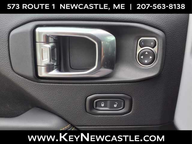2025 Jeep Wrangler 4-Door Sahara - Photo 8
