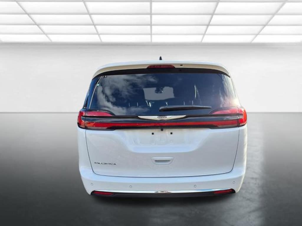 New 2026 Chrysler Pacifica Select Passenger Van