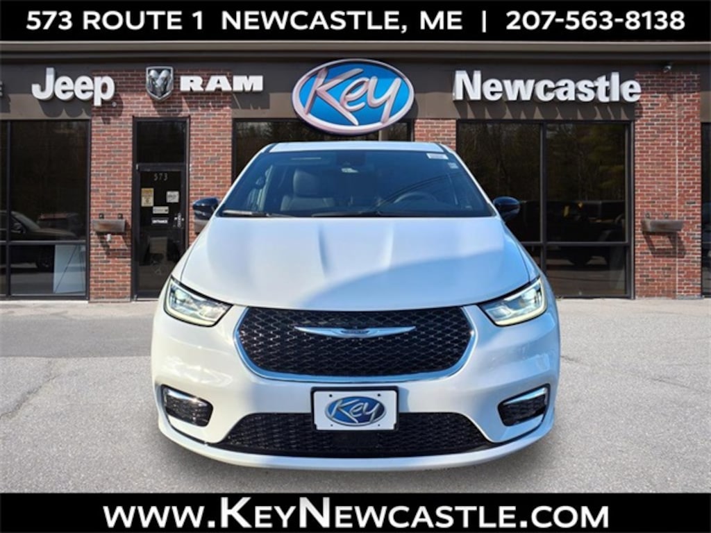 New 2026 Chrysler Pacifica Select Passenger Van