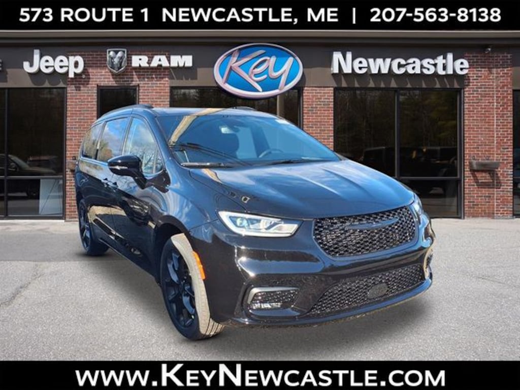 New 2026 Chrysler Pacifica Limited Passenger Van