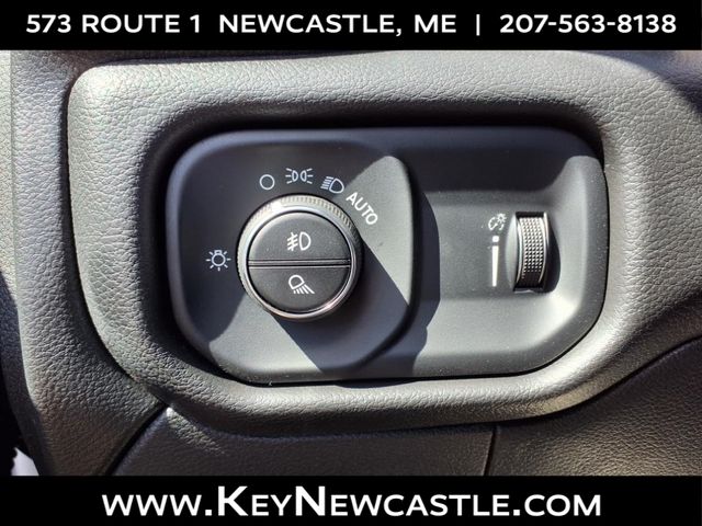 2025 RAM 3500 Tradesman - Photo 9