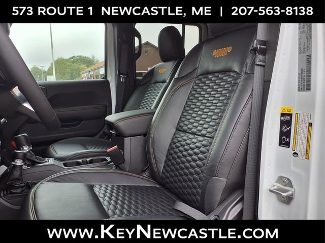2025 Jeep Wrangler 4-Door Sahara - Photo 13