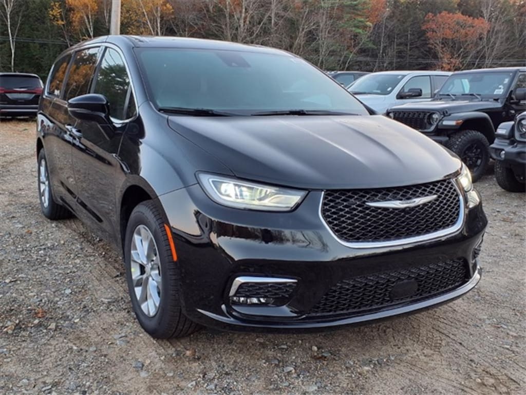 New 2026 Chrysler Pacifica Select Passenger Van