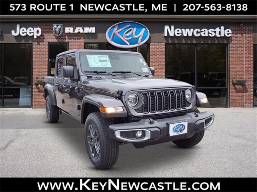 New 2025 Jeep Gladiator Sport Pickup