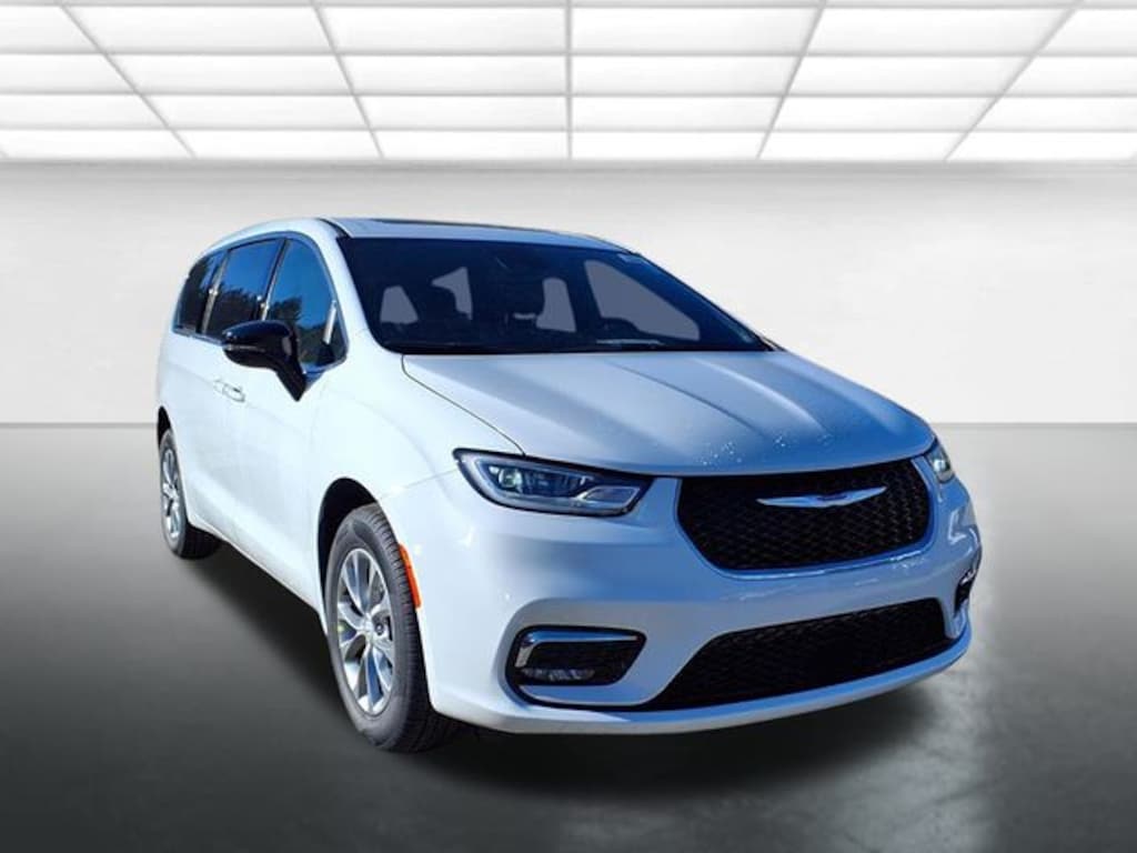 New 2026 Chrysler Pacifica Select Passenger Van