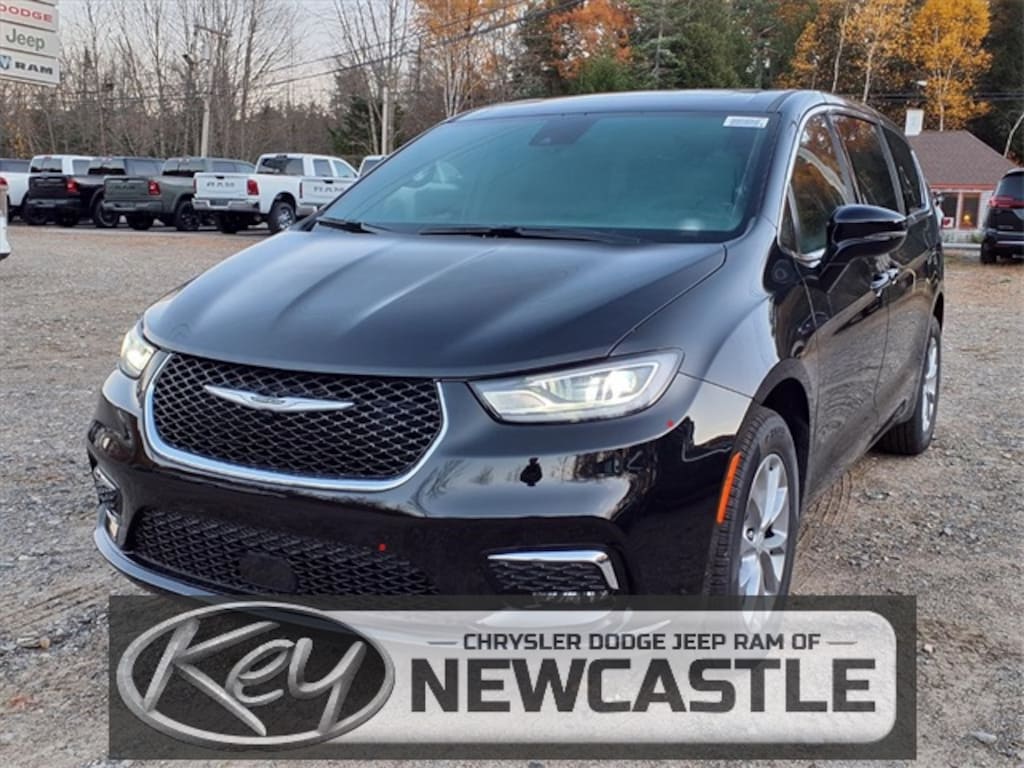 New 2026 Chrysler Pacifica Select Passenger Van