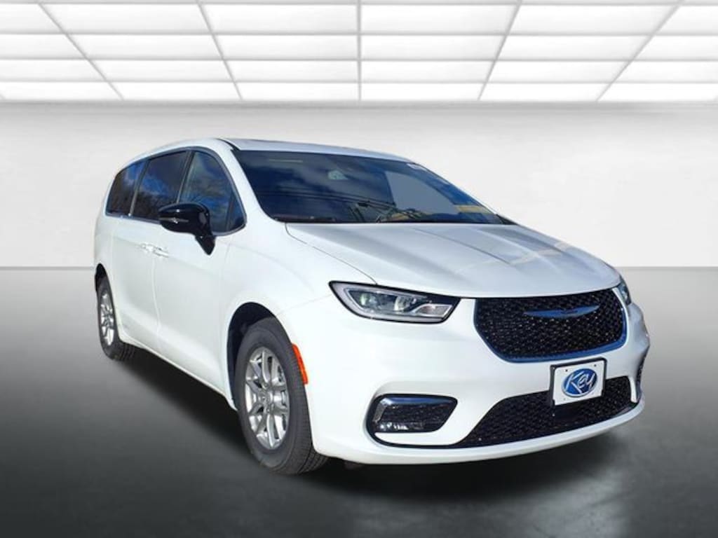 New 2026 Chrysler Pacifica Select Passenger Van