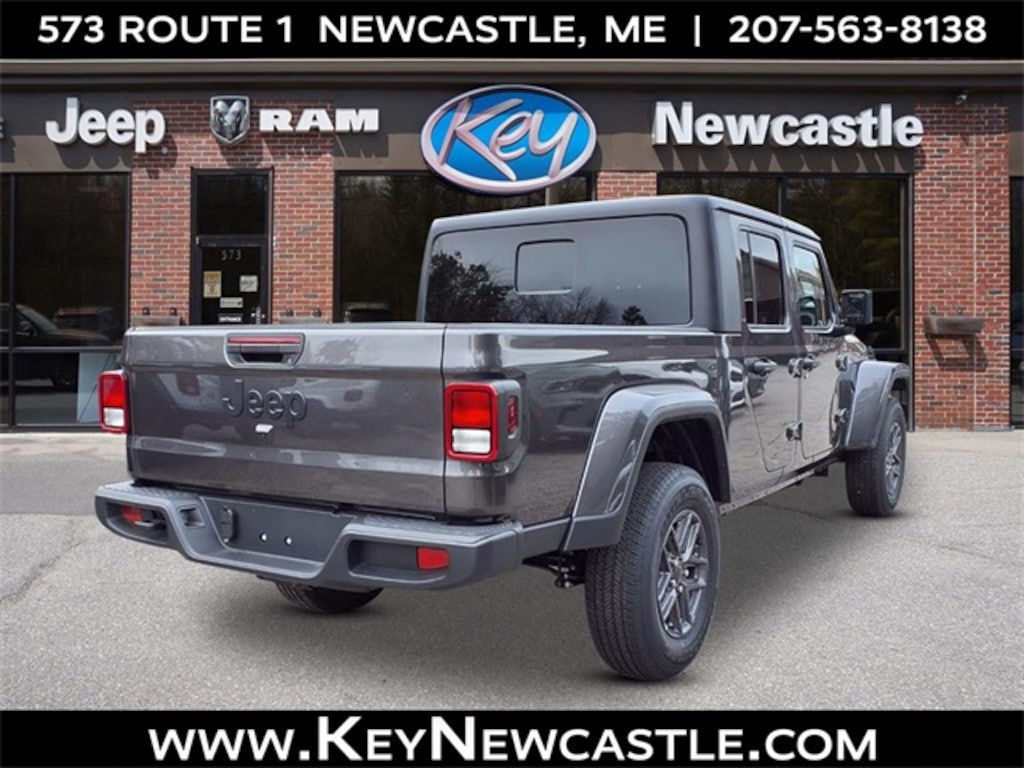 New 2025 Jeep Gladiator Sport Pickup