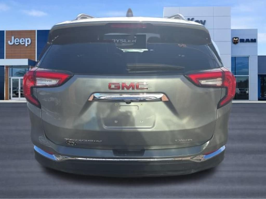Used 2023 GMC Terrain SLT SUV