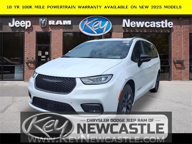 2025 Chrysler Pacifica Passenger Van 