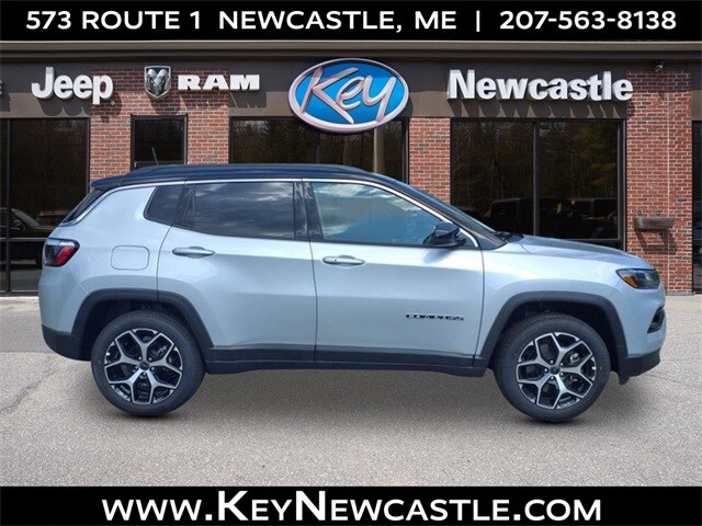 2025 Jeep Compass Limited Sport photo 3
