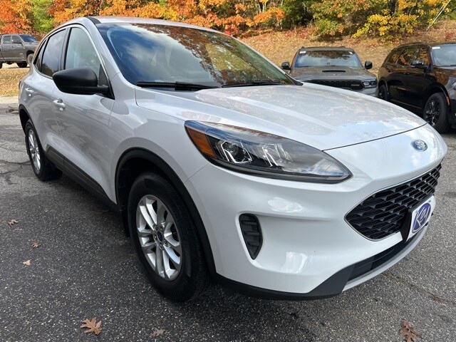 2022 Ford Escape SE photo 2