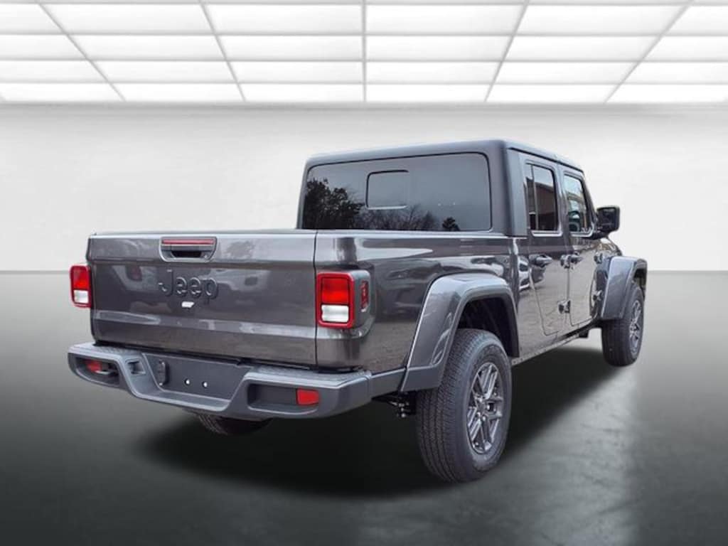 New 2025 Jeep Gladiator Sport S Pickup