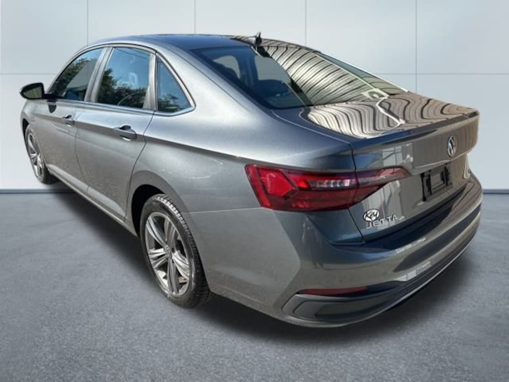 Used 2024 Volkswagen Jetta 1.5T SE Sedan