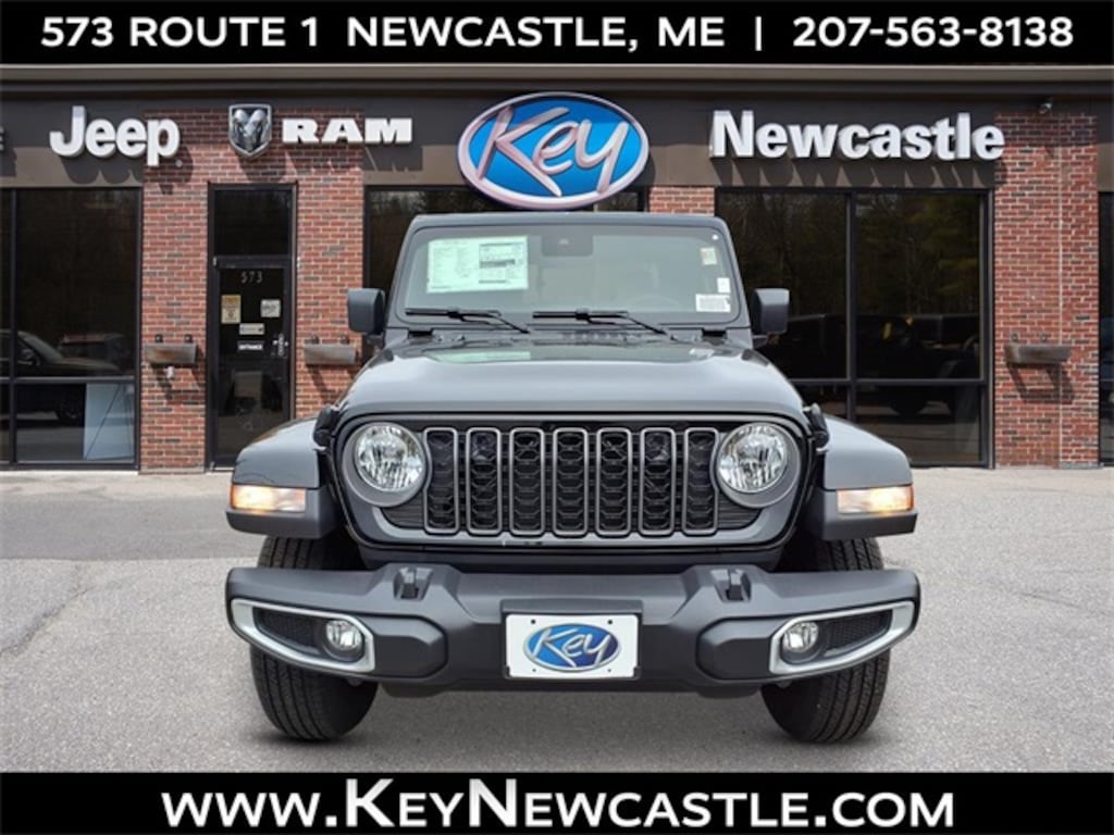 New 2025 Jeep Gladiator Sport Pickup