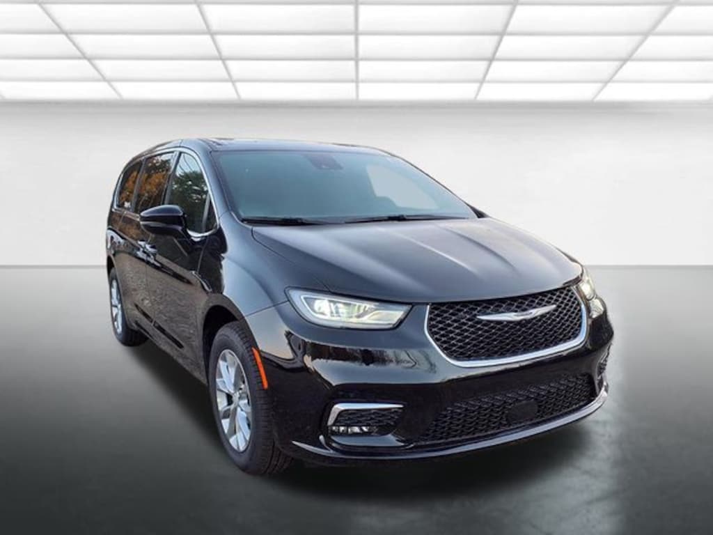 New 2026 Chrysler Pacifica Select Passenger Van