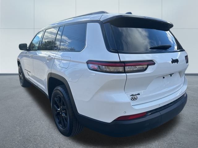 2024 Jeep Grand Cherokee Altitude photo 4