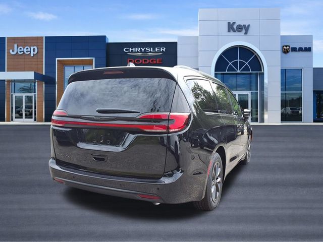 2025 Chrysler Pacifica Select - Photo 6