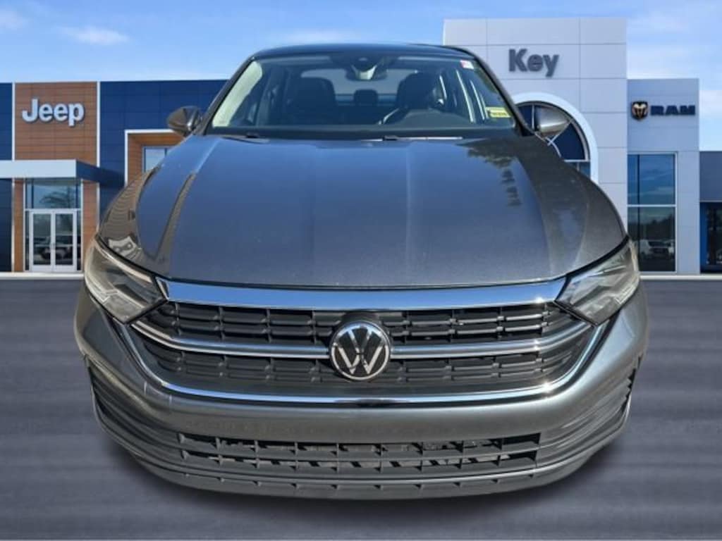 Used 2024 Volkswagen Jetta 1.5T SE Sedan