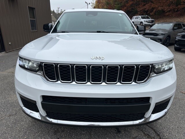 2023 Jeep Grand Cherokee Limited photo 3