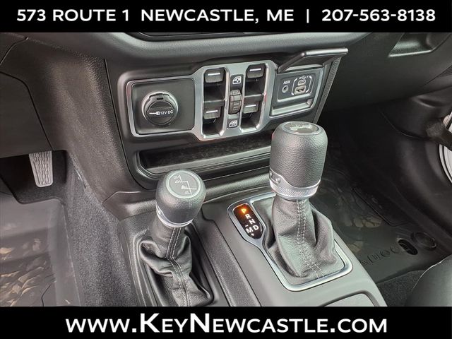 2025 Jeep Wrangler 4-Door Sahara - Photo 11