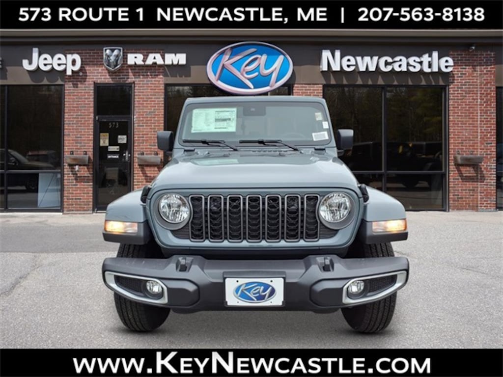 New 2025 Jeep Gladiator Sport Pickup