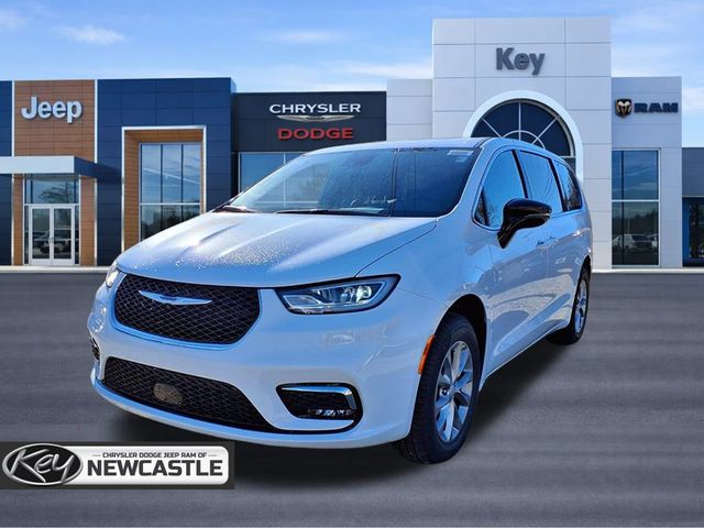 2026 Chrysler Pacifica Passenger Van 