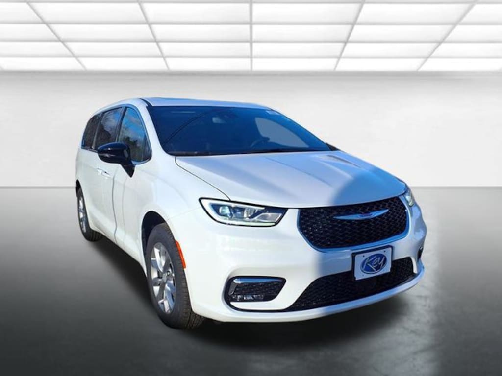 New 2026 Chrysler Pacifica Select Passenger Van