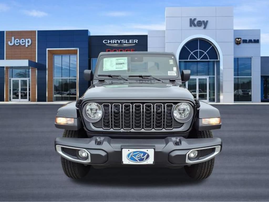 New 2025 Jeep Gladiator Sport S Pickup