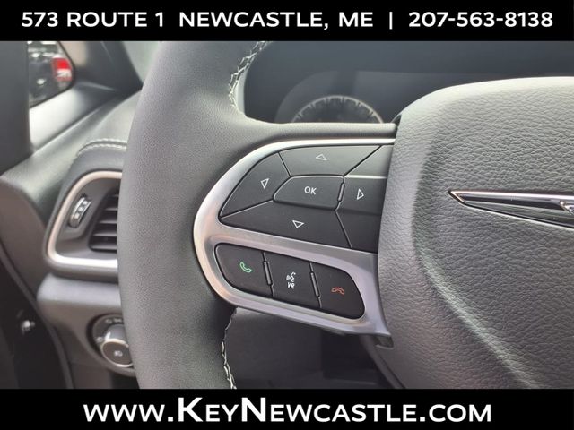 2025 Chrysler Pacifica Select - Photo 10