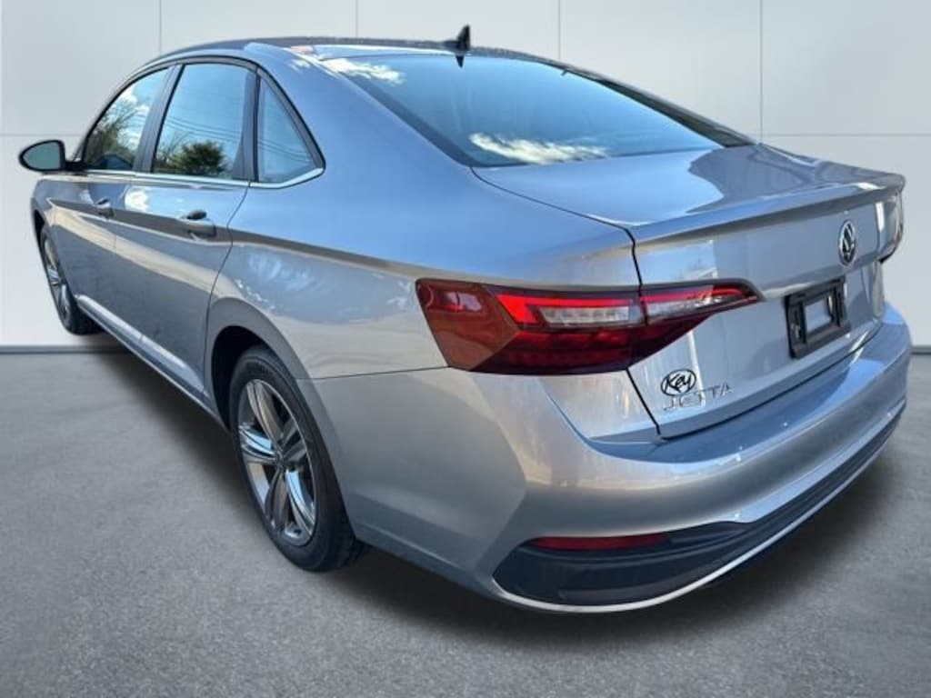 Used 2024 Volkswagen Jetta 1.5T SE Sedan