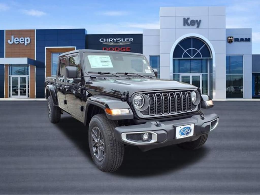 New 2025 Jeep Gladiator Sport S Pickup