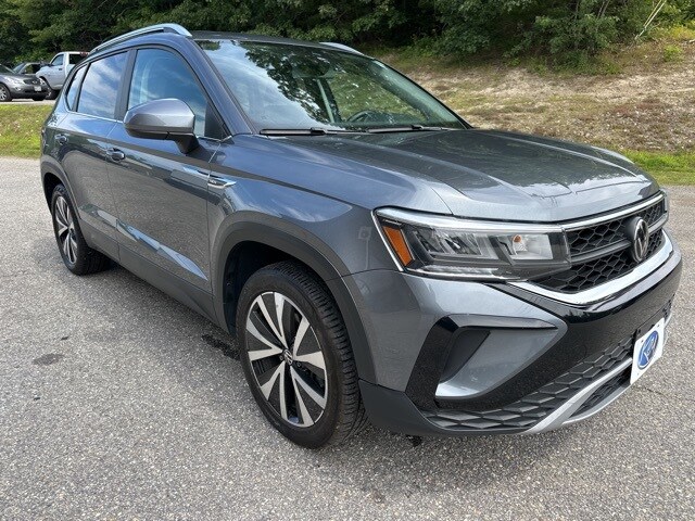2023 Volkswagen Taos SE photo 2