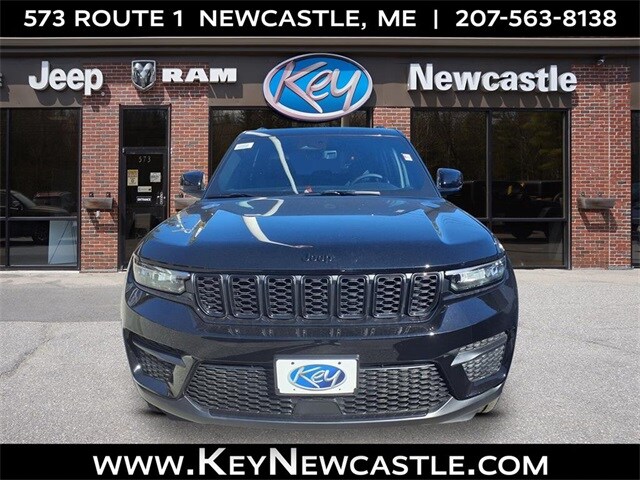 2025 Jeep Grand Cherokee Laredo photo 2